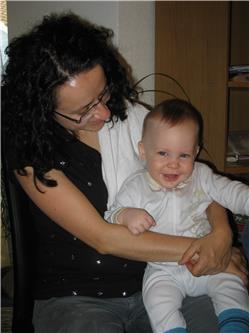 Lukas wieder mal als Charmeur. Dieses Mal bei der Irene. IMG_2875.jpg