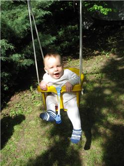 Jetzt aber raus aus der Schaukel IMG_2929.jpg