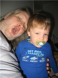 Papa könnte sich wieder mal rasieren! IMG_3559.jpg