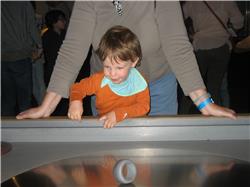 Ich hab's doch gewusst, Das Ding bleibt drauf. Aber halt - meins war doch braun. Verstehe das wer will. IMG_3630.jpg