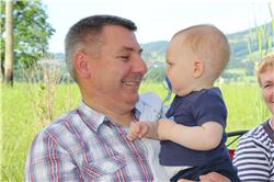 Einstimmen zum Grillieren (nicht der Lukas soll gegrillt werden Anmerkung der Redaktion) IMG_1386.jpg