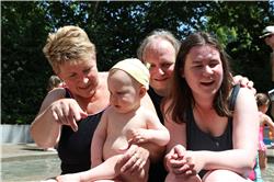 Ein Familienfoto. Das ist aber lieb vom Onkel Marcus. IMG_1693.jpg