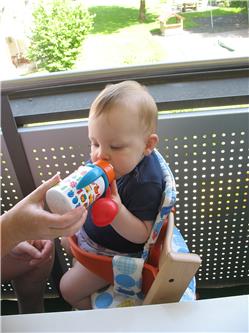 Den Becher habe ich von Monique udn Jürg bekommen. IMG_3060.jpg