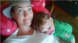 Ich geh mal kuscheln. Der Tag war anstrengend und am Besten leg' ich mich hin. Aber so ein Mittagsschlaf ist ja sowas für Babies. Ein kurzes Nnickerchen muss reichen. DSC_8565.jpg