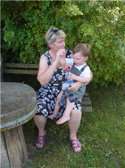 Endlich krieg ich auch mal was zu trinken. RIMG0100.jpg