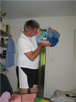 Uiiiiii, ich fliege! Opa macht's möglich. IMG_3160.jpg