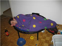 Onkel Marcus ist ja lustig. Das ist doch kein Bett. IMG_3274.jpg