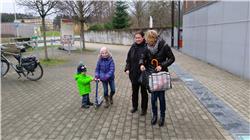 Jetzt gehen wir wieder zum Auto IMAG0126.jpg