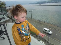 Hahaha,jetzt habt ihr mich erwischt! Ich bin grad aufgestanden nach meinem seeeeehr wohltuenden Mittagsschläfchen RIMG0072.jpg